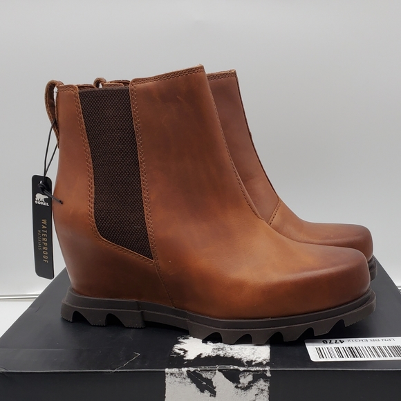 Sorel Shoes - Women's Sorel Joan Of Arctic Wedge III Chelsea Boots Size 8 NEW Wide